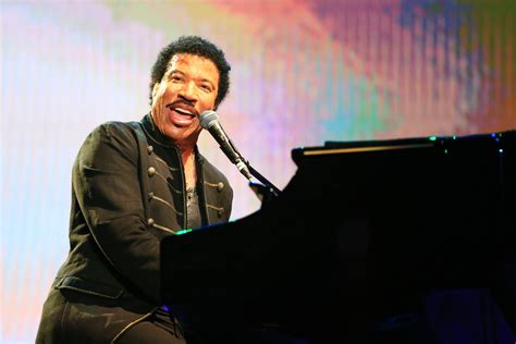 Lionel Richie Returns To Budapest After 20 Years For 2025 Concert