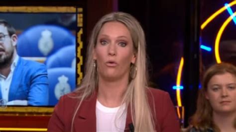 Hélène Hendriks verovert de stranden met haar adembenemende verschijning in bikini