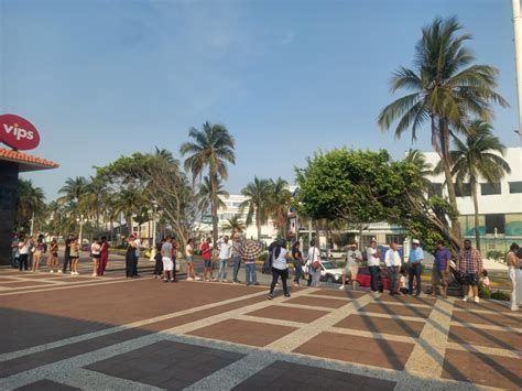 Largas Filas En Casilla Especial De Plaza Acuario