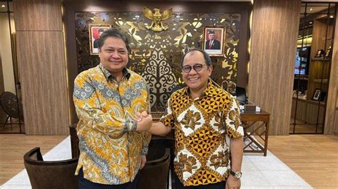 Akbar Faizal Temui Airlangga Hartarto Sinyal Gabung Golkar Tribun