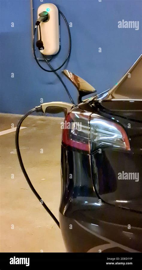 E Car At Charging Station Hi Res Stock Photography And Images Alamy