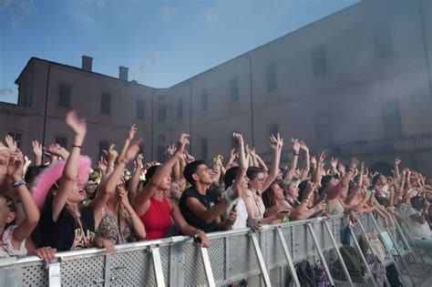 BigFlo et Oli ont mis le feu à l hôtel Dieu Ville de Carpentras