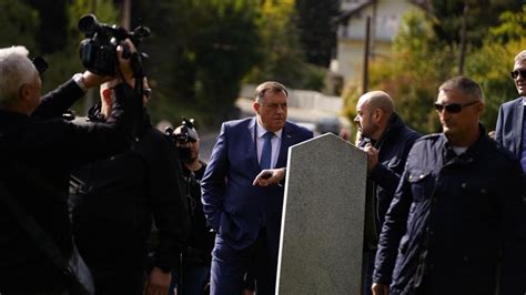 Dodik Posjetio Pravoslavno Groblje Prvomajska