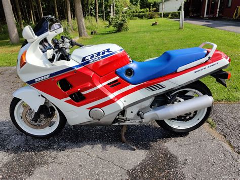 Honda CBR 1000 F 1 000 cm³ 1989 Sipoo Moottoripyörä Nettimoto