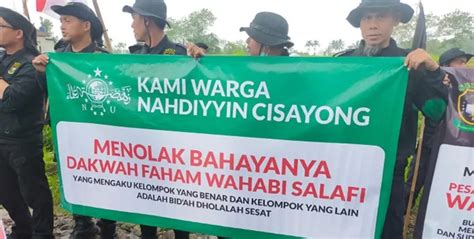 Warga Dan Ulama Cisayong Unjuk Rasa Menolak Rencana Pembangunan Ponpes