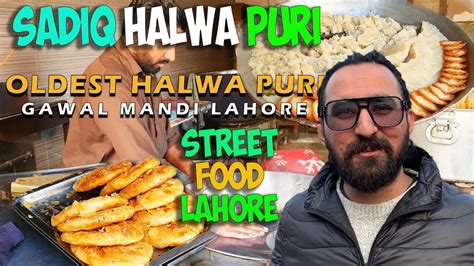 THE OLDEST HALWA PURI IN LAHORE SADIQ HALWA PURI GAWAL MANDI LAHORI