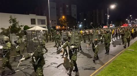 Video Comenzaron Los Ensayos Nocturnos Para El Desfile Del 20 De Julio