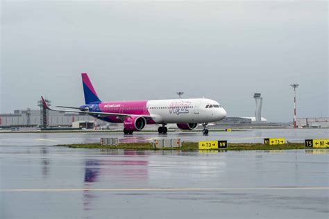 Wizz Air obsłużył ponad 11 mln pasażerów w Polsce w 2023 TransInfo