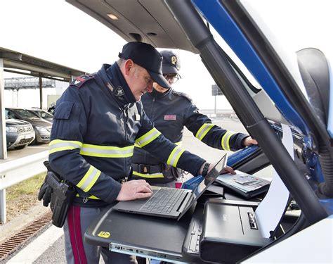 Controlli Velocit Forl Sfreccia Ai Orari Sulla Ss Patente