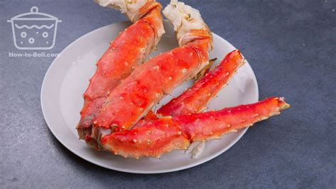 How to Boil Crab Legs: 9 Easy Steps - How-to-Boil.com