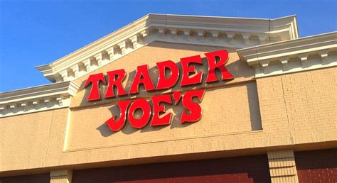trader joes trader joes grocery store food market pics  flickr