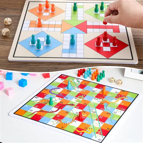 Serpientes Y Escaleras En Juego De Juego Ludo De X Pulgadas