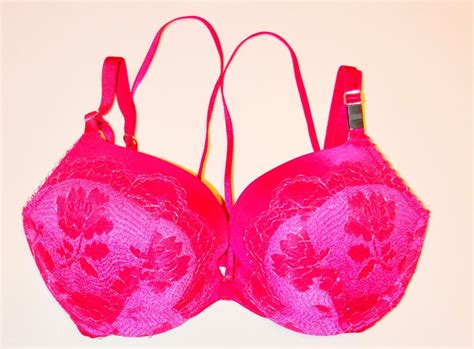 New Victorias Secret Very Sexy Limited Edition Lace Strappy Bra 34c