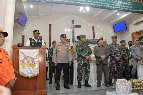 Pj Gubernur Safrizal Bersama Forkopimda Pantau Langsung Gereja Dan