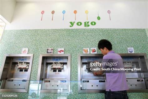 Frozen Yogurt Dispenser Photos and Premium High Res Pictures - Getty Images