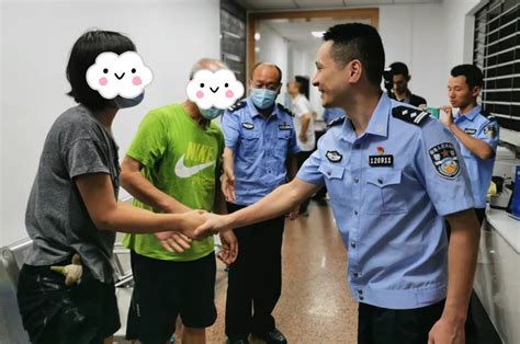 老人中秋夜走失，民警出手助团圆澎湃号·政务澎湃新闻 The Paper