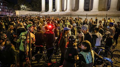 Mort D Un Cycliste Paris La Mairie De Paris Souhaite Renommer Un