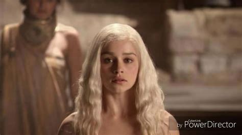 Naked Desnudos Emilia Clarke Defiende La Serie Game Of Throne Juegos