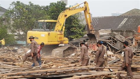 Dibangun Di Lahan Milik Pemda 59 Bangunan Liar Semi Permanen Di