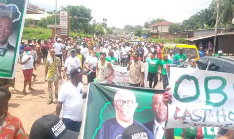 Peter Obis Kinsmen Unveil Campaign Banner In Anambra