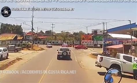 Colisi N Entre Bicicleta Y Taxi En San Ram N Incidente Captado En