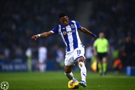 Wendell Falha Treino Do Fc Porto Em V Spera De Europa League