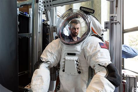 This Company Says It Has A Lunar Space Suit That Will Be Ready For Nasas 2024 Moon Mission