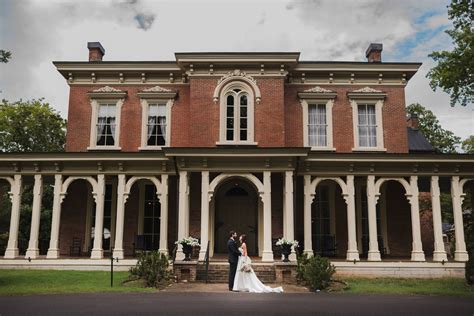 Lindsay John Oaklands Mansion Wedding — Nashville Wedding