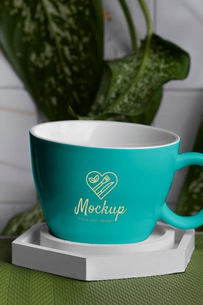 Premium PSD | Cute mug design with plants mockup