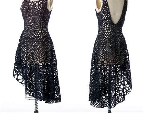 FUTURE OF FASHION: A 3D Printed Dress Made from Clever Hinged Fabric ...