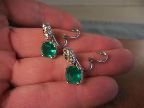 Vintage Ciner Emerald Green And Clean Rhinestone Drop C… Gem