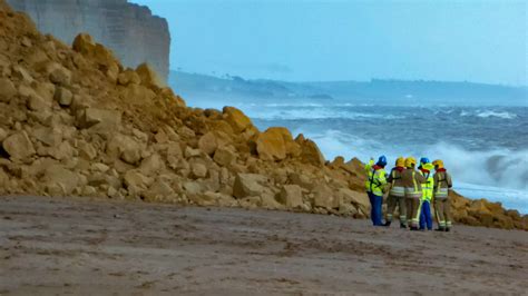 West Bay Cliff Collapse Photos Show Aftermath After 1 000 Ton Rockfall At Iconic Dorset Tourist