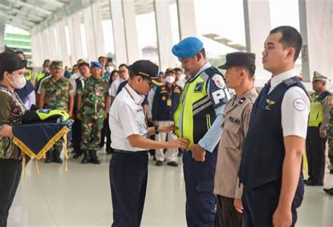 Puncak Arus Mudik Jalur Penerbangan Bandara Sams Sepinggan