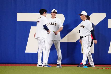 大谷翔平に朗希もメロメロ…奇跡のじゃれあい2ショットに歓喜「胸いっぱい」 Full Count