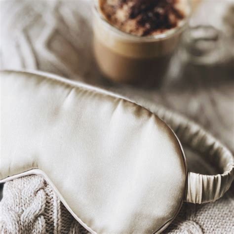 The Pure Silk Eye Mask - 100% mulberry silk - London, UK – The Silk
