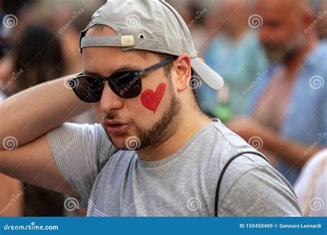 Orgullo Gay Homosexuales A La Manifestaci N Imagen De Archivo Editorial Imagen De Banderas