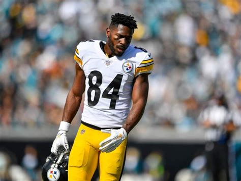 Antonio Brown Net Worth, Endorsement, Girlfriend, House, Parents, and