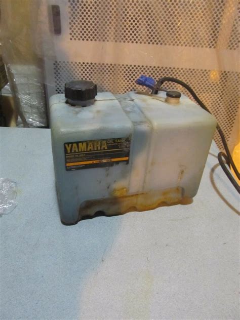 Oem 105 Gallon Yamaha Outboard Remote Oil Tank Resevoir Blue Connector