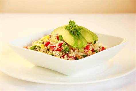 HEALTHY & NUTRITIOUS QUINOA SALAD - Julia Recipes