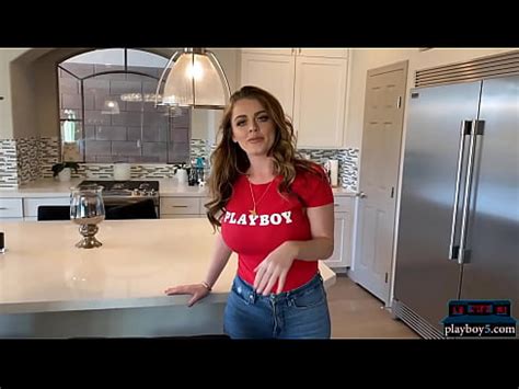 MILF británica Sophie Dee masturbándose con dos consoladores XVIDEOS