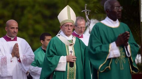 Papa Francesco Ha Donato Una Sua Casula Mariana Al Gremio Dei Viandanti