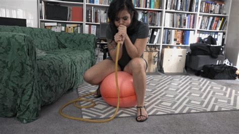 Kimmy B And Rides A Chinese Hot Water Bottle MP4 1080p The