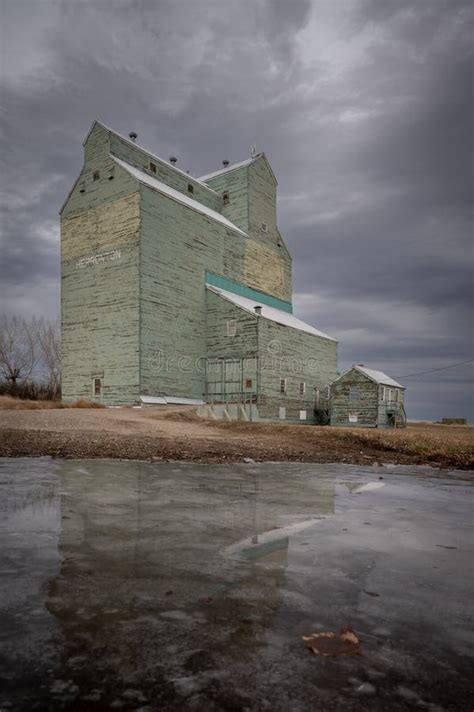 Herronton`s Old Alberta Wheat Pool Grain Elevator Editorial Photo