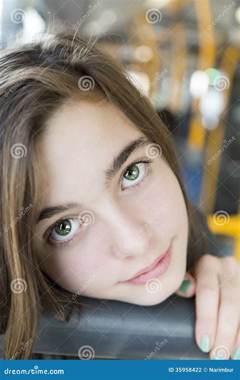 Portrait D Une Belle Fille D Adolescent Photo Stock Image Du