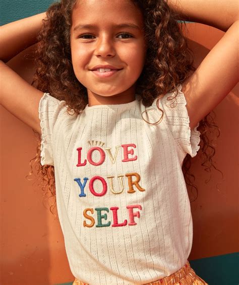 Le T Shirt Cru En Coton Ajour Biologique Avec Message Gardenia