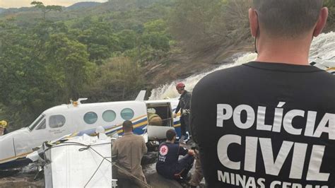 Avião que caiu Marília Mendonça será tirado de área rural e levado