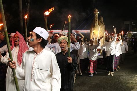 Meriahnya Kirab Santri Bupati Banjar Santri Harus Bermanfaat Bagi