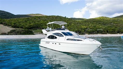 Motorboat Alquiler De Azimut Fly Alma Libre Ii En Lefkada Port