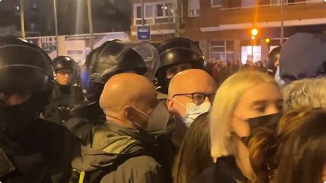 Desalojan A Empujones A Los Manifestantes Del Corte De La Meridiana