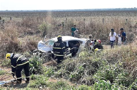 Batida Entre Hb E Carreta Mata Um E Deixa Quatro Feridos Reportermt